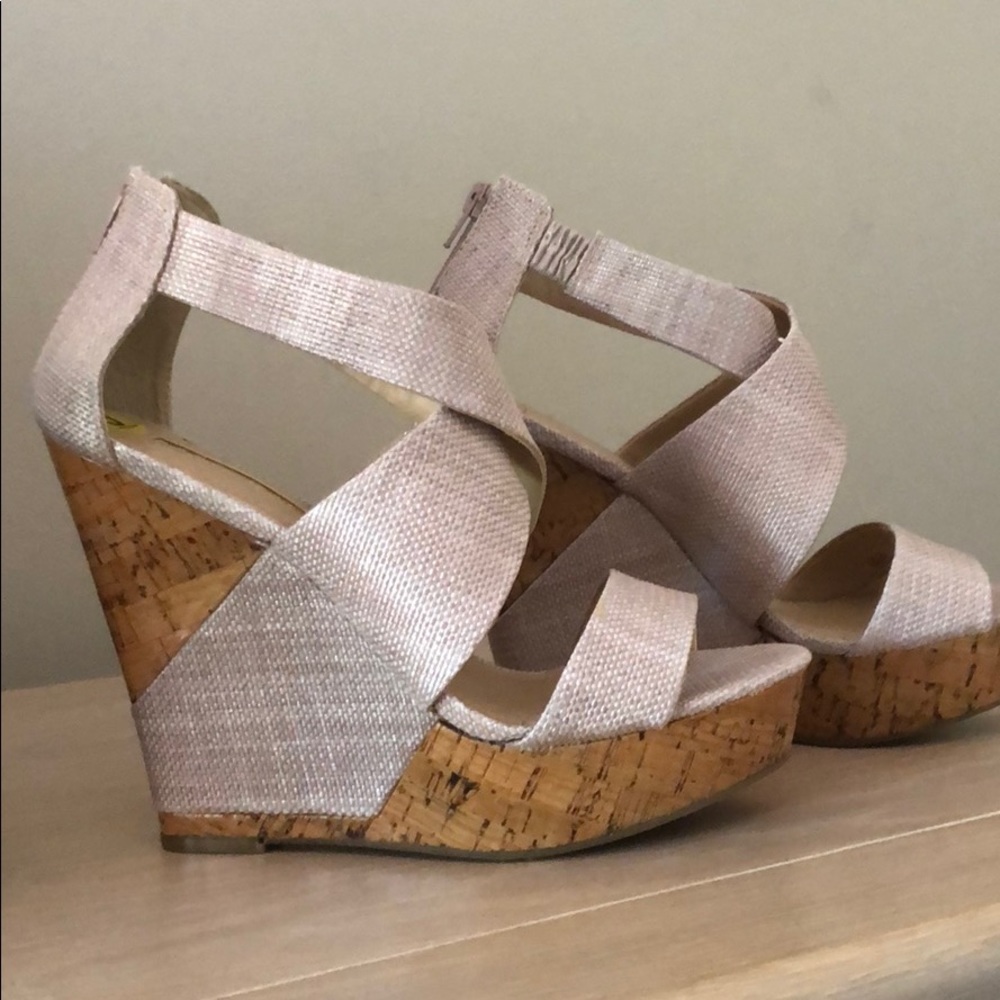 BCBG GENERATION Size 9 Wedges